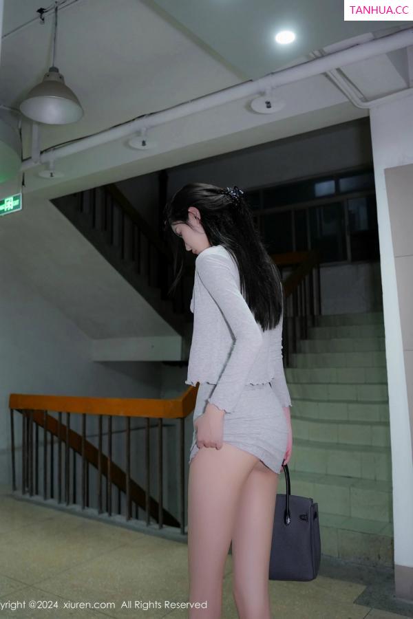   [XiuRen]高清写真图 2024.11.01 No.9383 Erikaki 丝袜美腿第31张图片